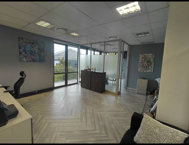 96M² OFFICE TO LET IN BRYANSTON